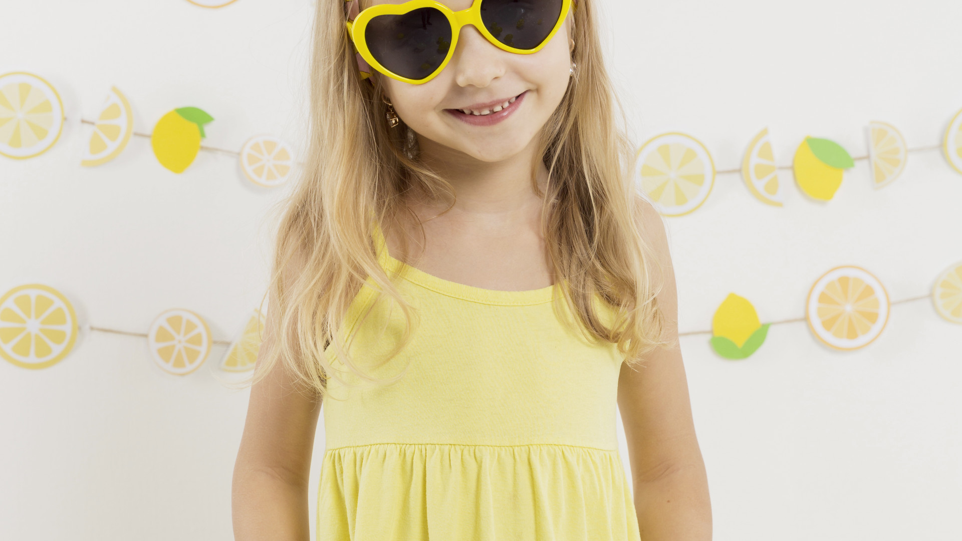 Choisir des lunettes de soleil adaptées à ses yeux des enfants : critères et conseils essentiels